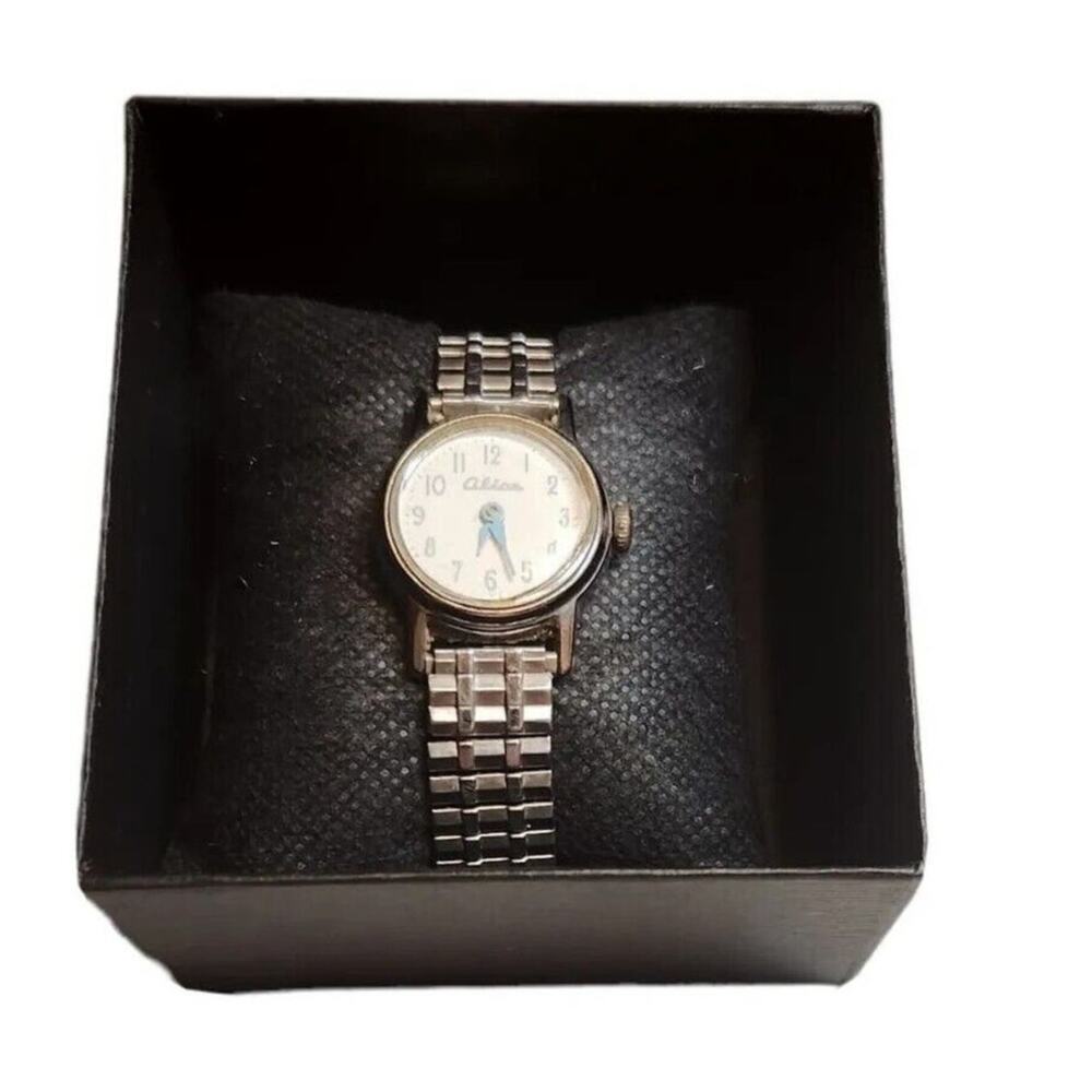 Vintage Alice By Timex, Silver Tone, Women's Watch, Pre-owned